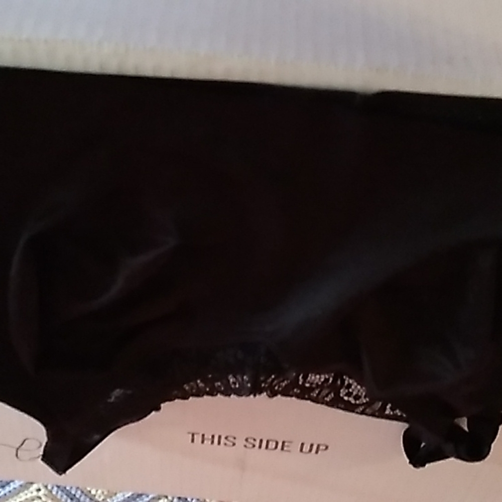 Ruby ribbon diva lace demiette